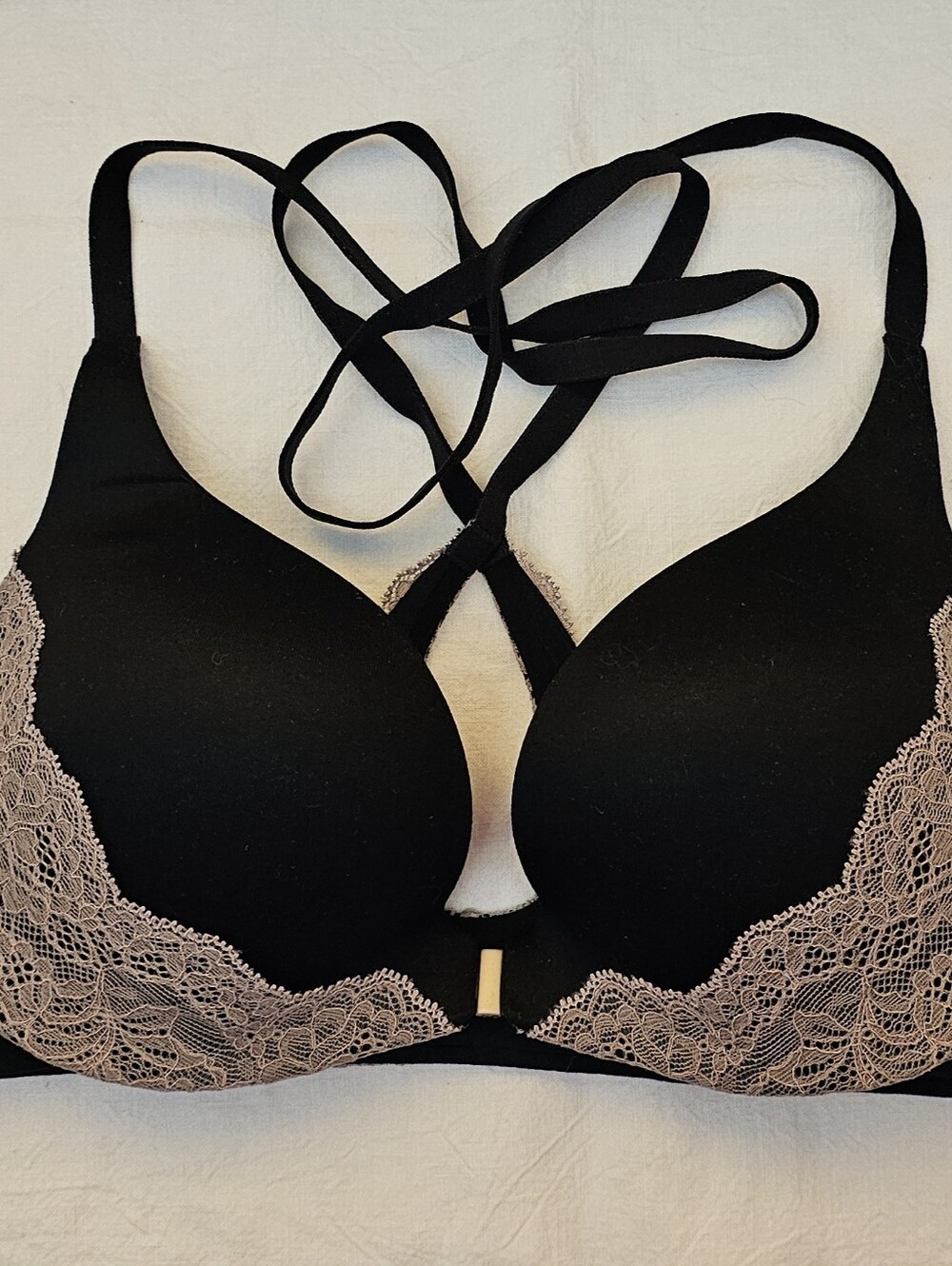 Victoria's Secret Front Close Push-up Bra. Size 34B.